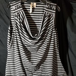 Chain Link Shoulder Top